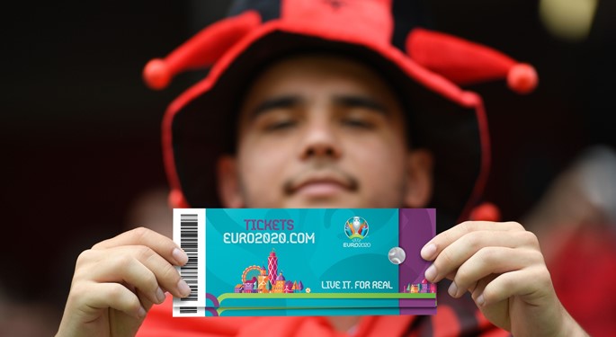 Cơn sốt vé xem EURO 2020 đang ngày một nóng lên. Ảnh: Getty UEFA, EURO, EURO 2020, Liên đoàn bóng đá châu âu, CĐV, người hâm mộ, vé xem euro 2020