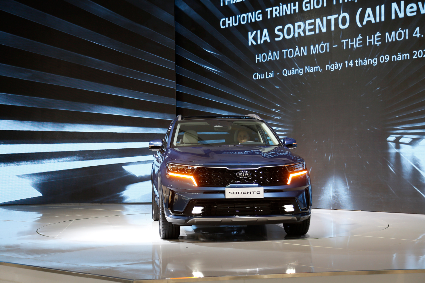 gia lan banh kia sorento 2021