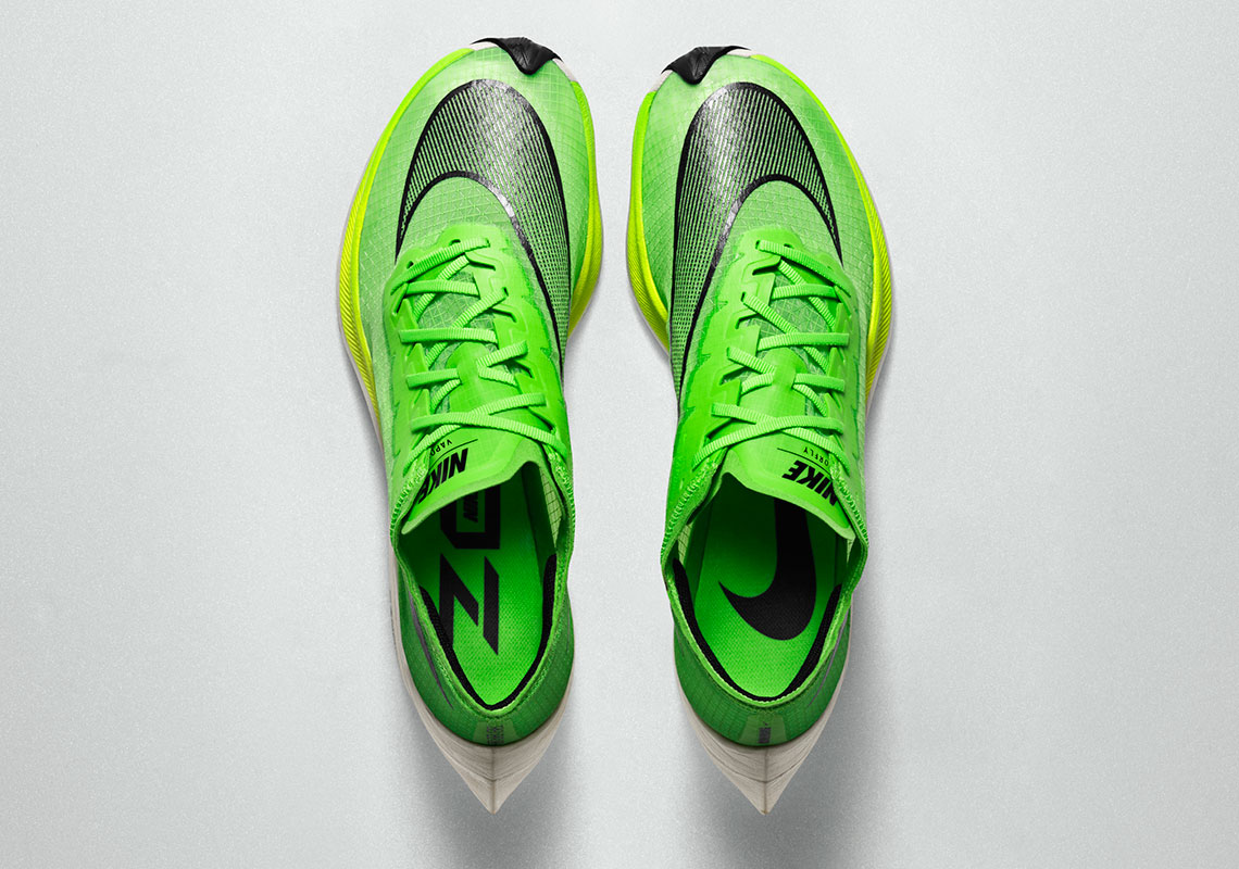 Nike ZoomX Vaporfly NEXT% mới nhất của Nike