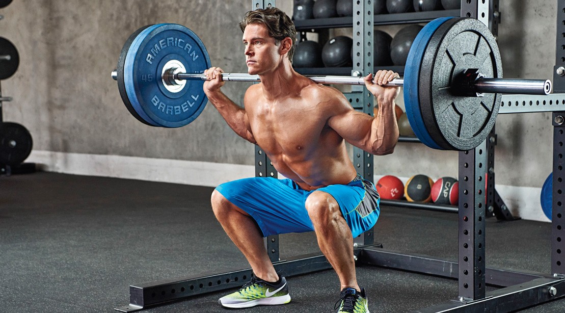 Gánh tạ đứng lên ngồi xuống (squat)