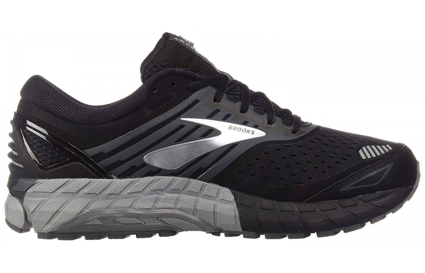 Brooks Beast 18 có đệm giày êm nhất trong danh sách