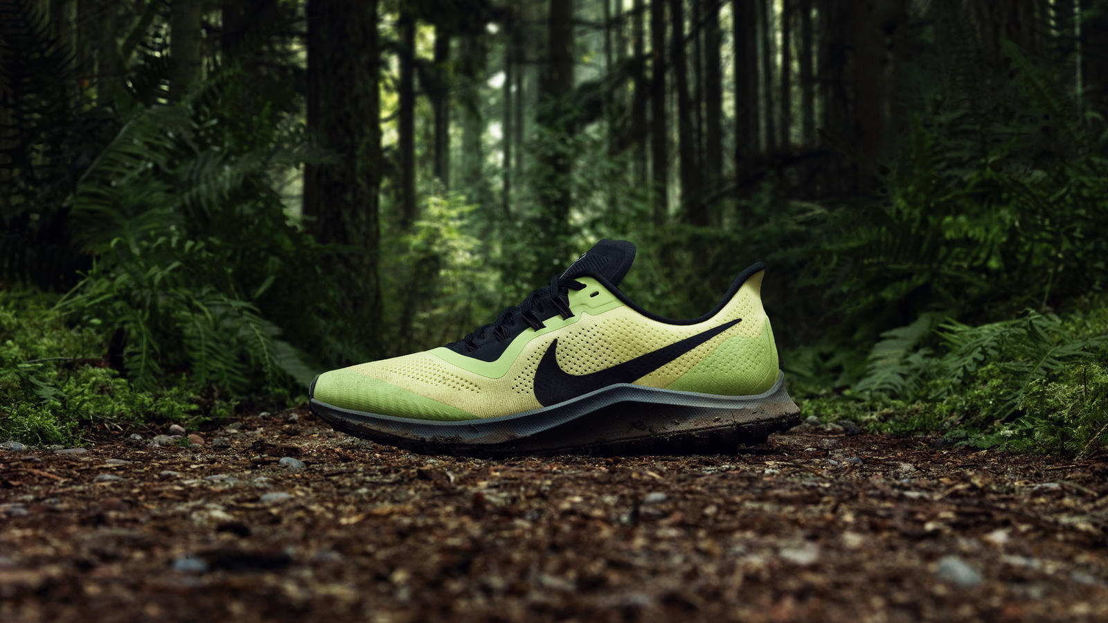 Nike Air Zoom Pegasus 36 Trail có thiết kế khá khỏe khoắn