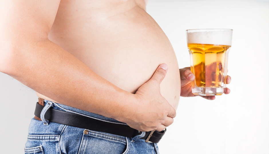 Uống nhiều bia rượu gây tăng tích lũy mỡ thừa