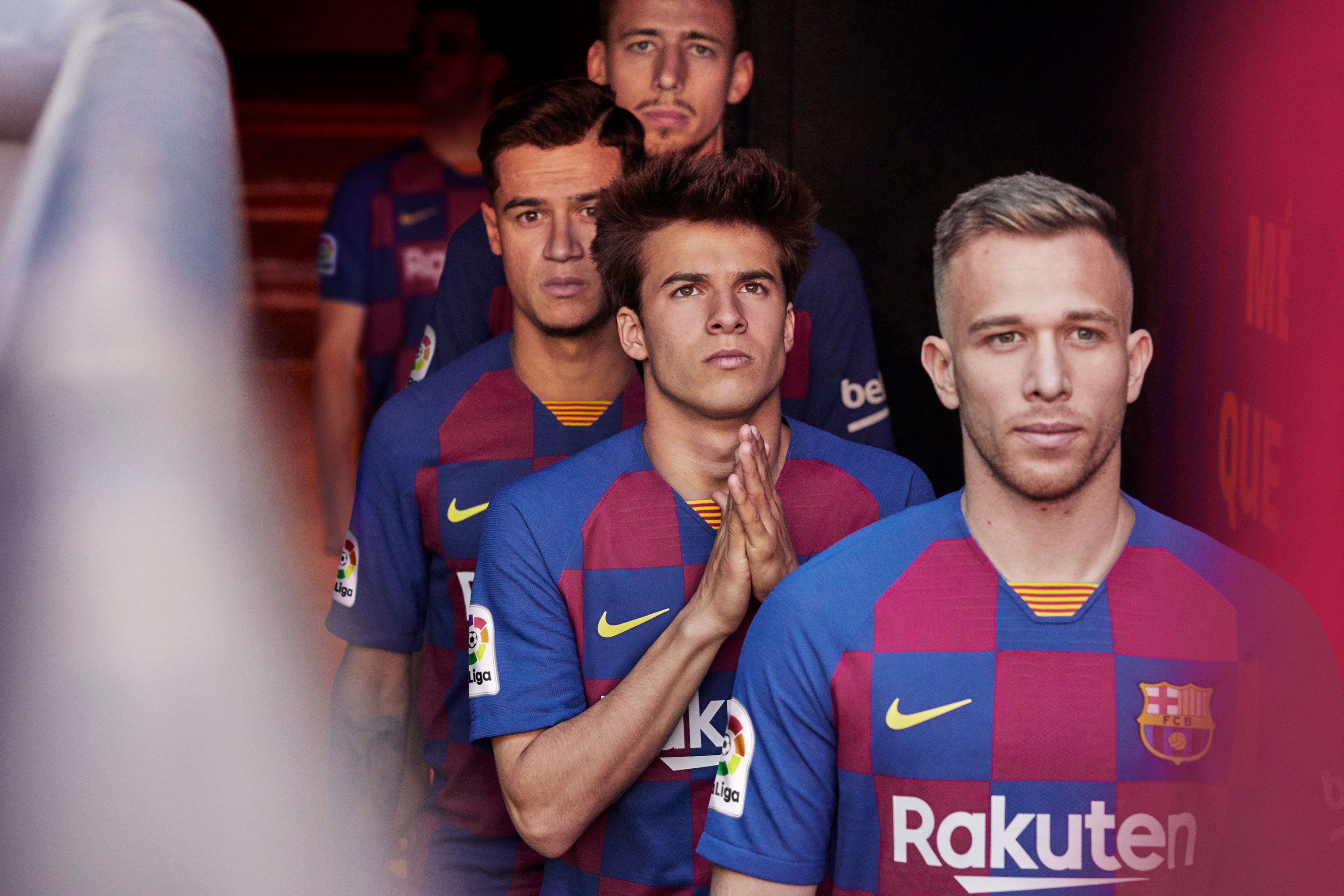 Áo đấu sân nhà mùa giải 2019/20 của câu lạc bộ Barcelona