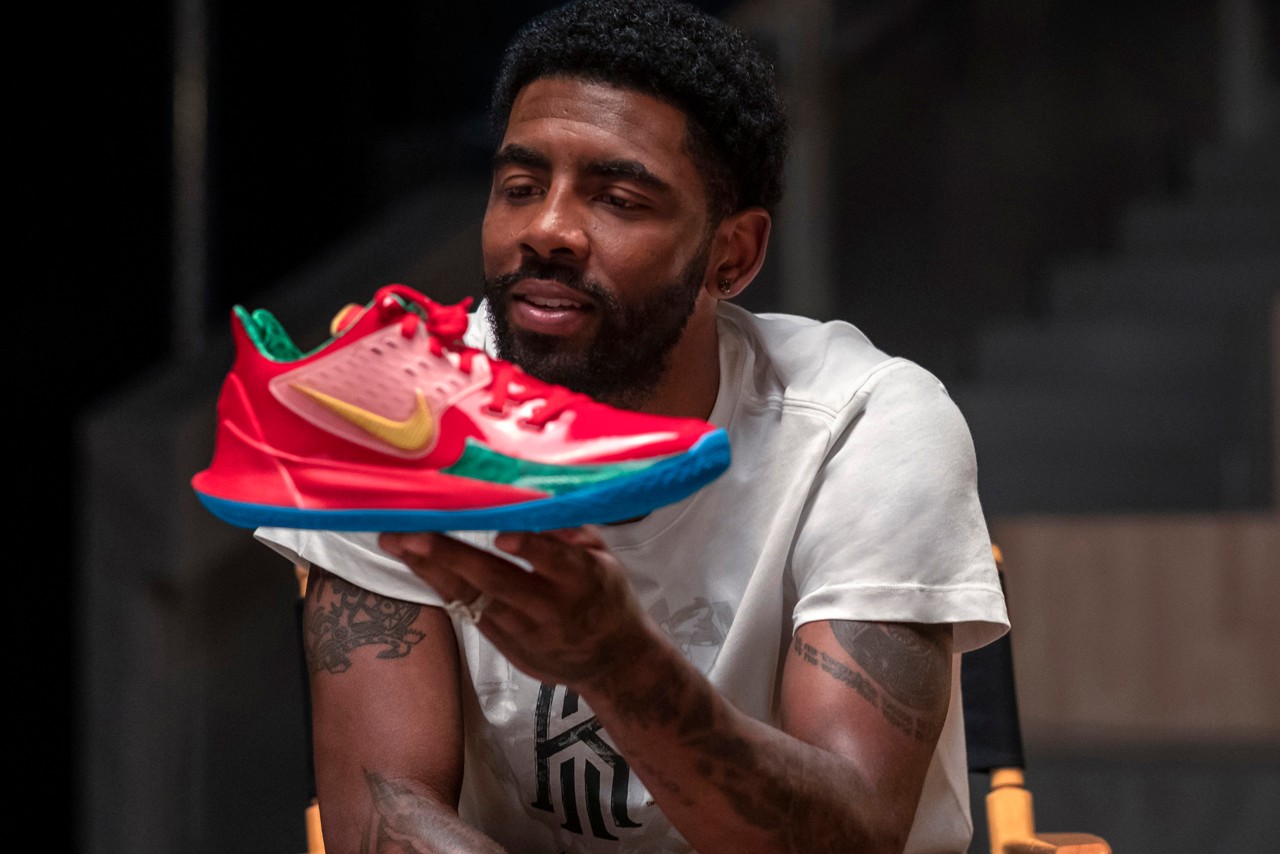 Nike Kyrie Low 2 phiên bản Ngài Krabs với cổ thấp