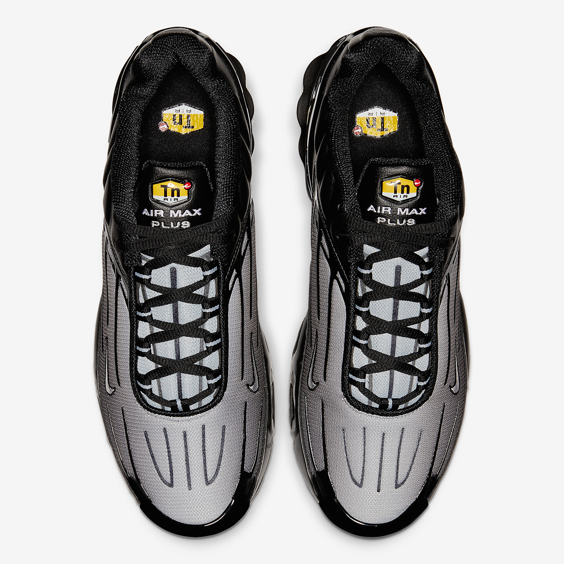 Nike Air Max Plus III với các logo TN Air màu vàng.