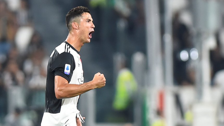 Cristiano Ronaldo kiếm được 178 triệu USD với hợp đồng từ Nike