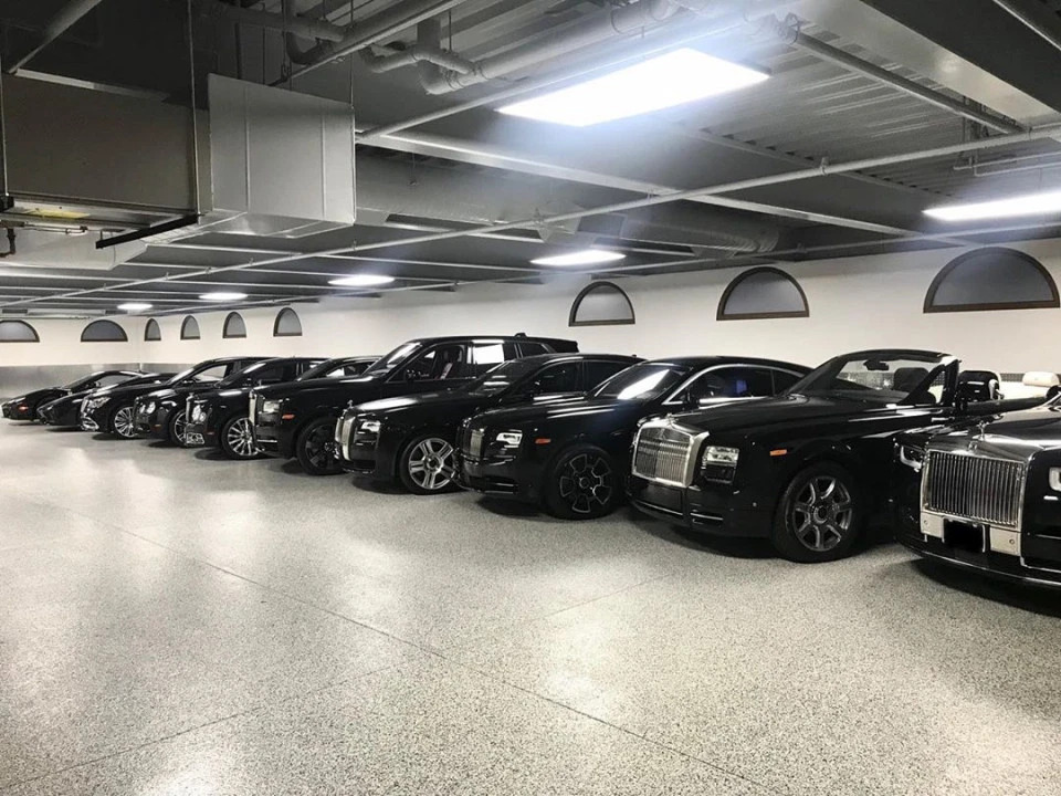 Dàn xe siêu sang với 5 chiếc Roll-Royce trị giá hơn 2 triệu Bảng của Mayweather. (ảnh: instagram: @floydmayweather)