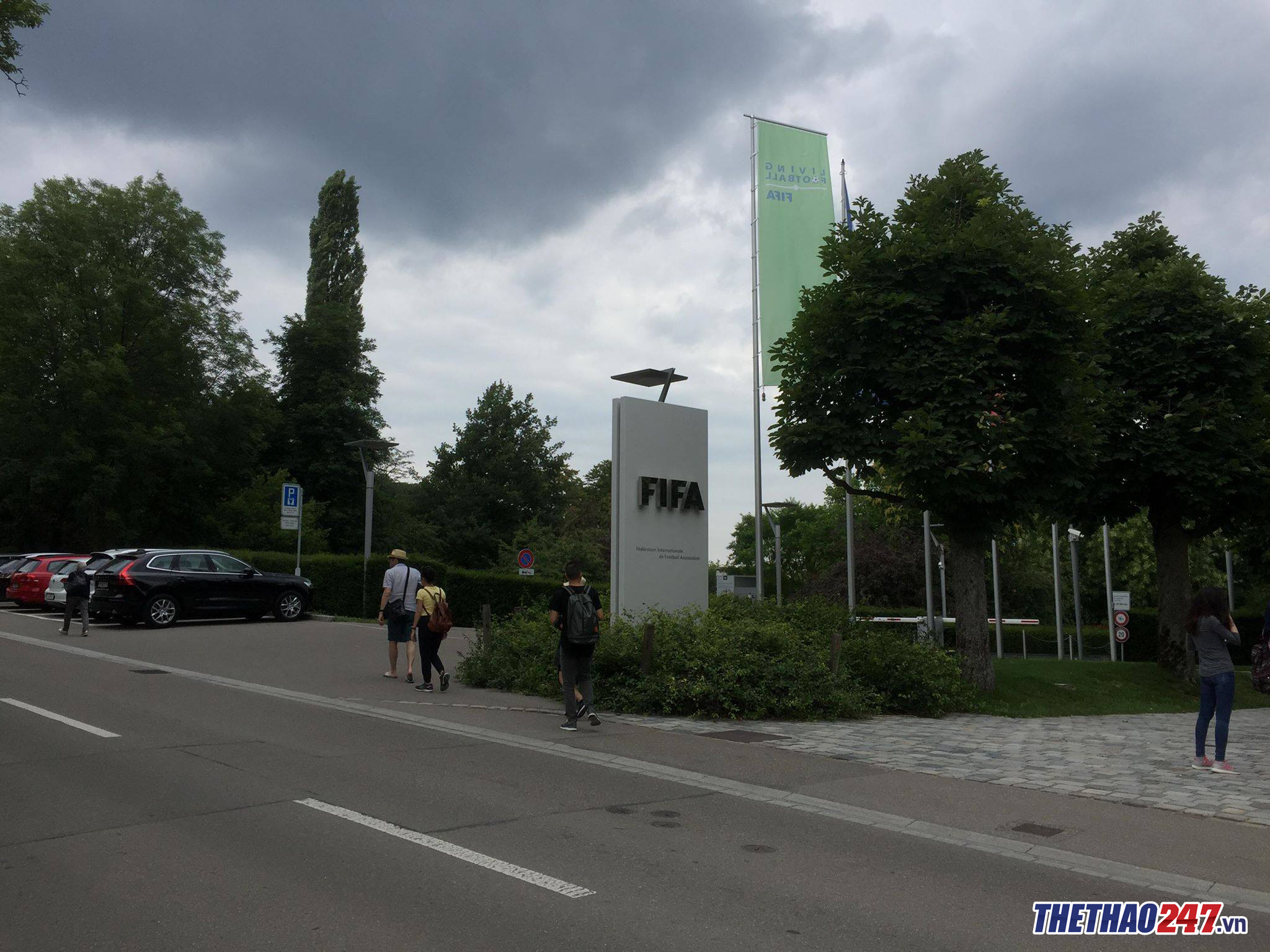 Khuôn viên bên ngoài bảo tàng bóng đá thế giới FIFA.