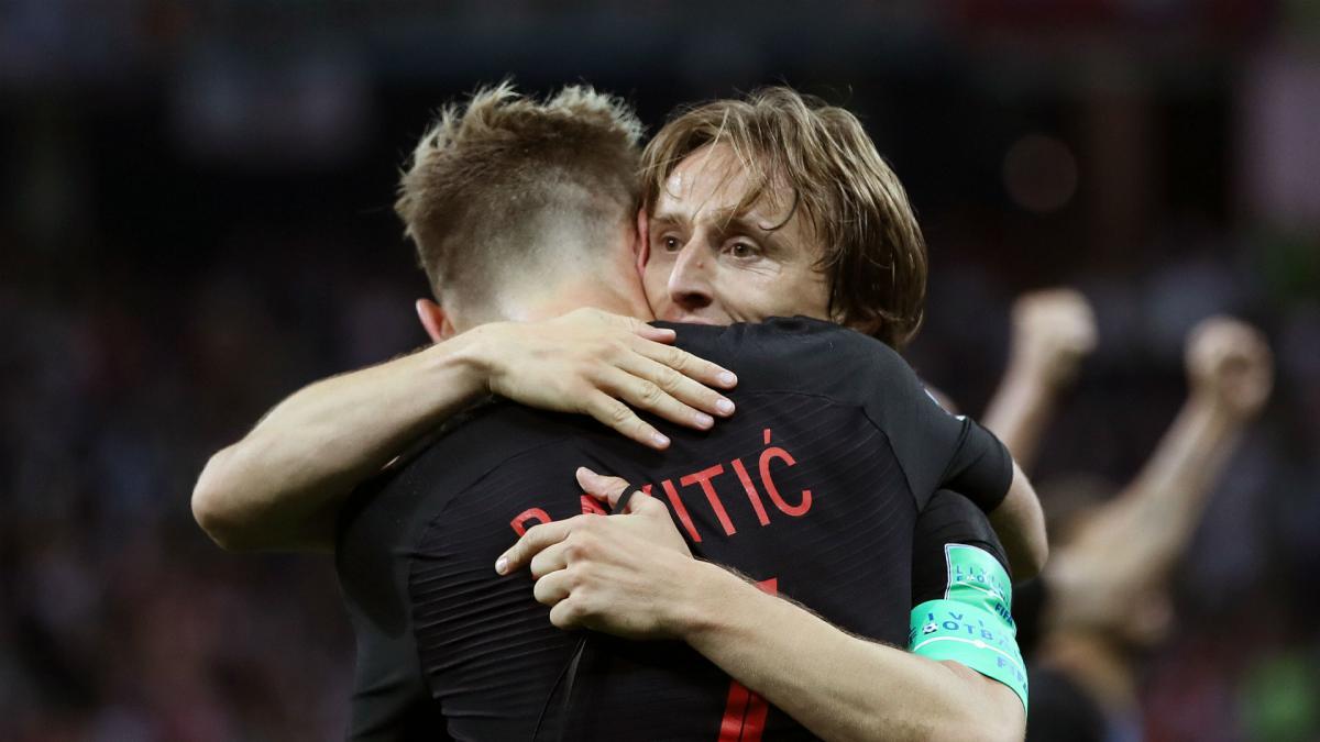 Bộ đôi tiền vệ hàng đầu thế giới: Modric và Rakitic Modric