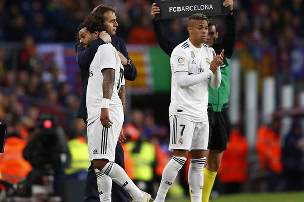 Thất bại trong trận El Clasico là dấu chấm hết cho sự nghiệp của Lopetegui ở Real Madrid El Clasico