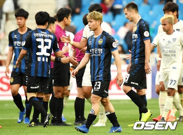 Công Phượng đã trở lại đội hình xuất phát của Incheon United Công Phượng