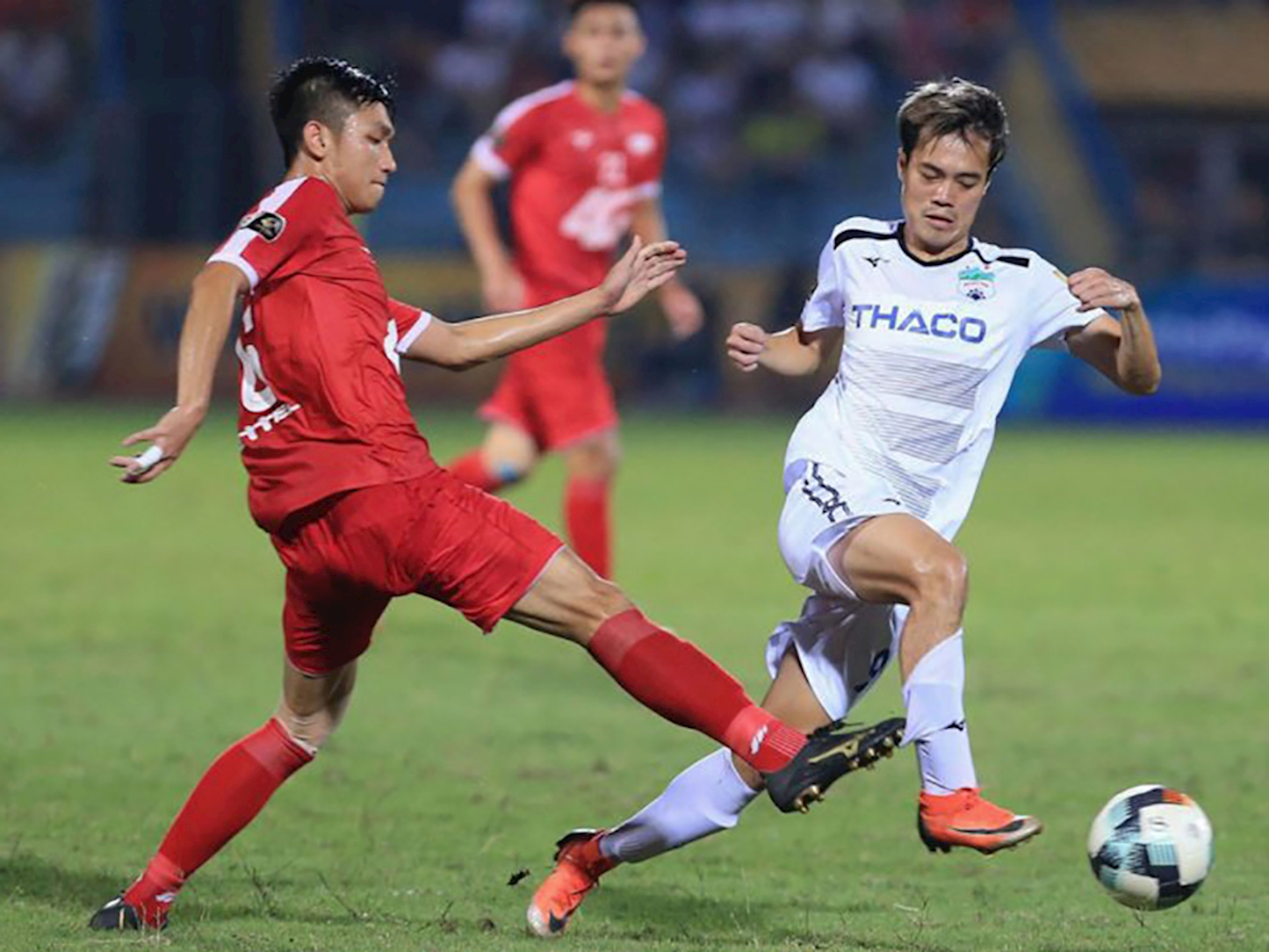 Văn Toàn chính là người đã tỏa sáng trong trận lượt đi giữa 2 đội trên sân Hàng Đẫy Văn Toàn