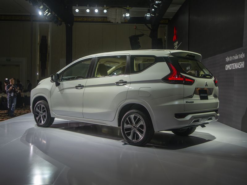 Các chi tiết ở phần hông và đuôi xe cũng mang những nét mạnh mẽ và cá tính Mitsubishi Xpander 2018, ra mắt Mitsubishi Xpander 2018, những điểm trừu của Mitsubishi Xpander 2018