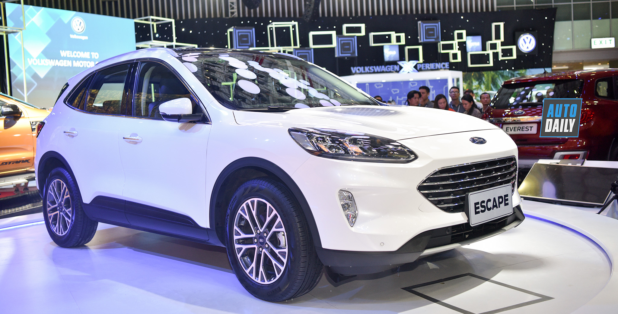 Ford Escape 2020 sẽ có giá bán hấp dẫn sau khi ra mắt nhờ được giảm 50% lệ phí trước bạ. Ford Escape 2020
