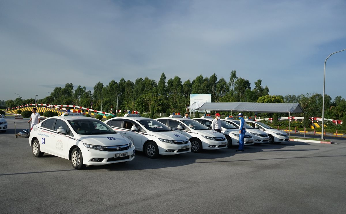 Trung tâm đào tạo lái xe an toàn của Honda luôn hướng tới chất lượng và sự chuyên nghiệp Honda Viet Nam to chuc thi sat hach va cap giay phep lai xe
