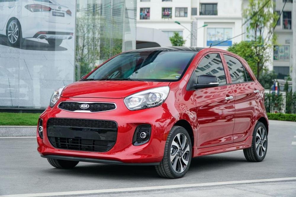 Một số chi tiết thiết kế đầu xe của Kia Morning khá giống với Chevrolet Spark Phần đầu xe Kia Morning