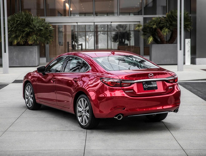 Mazda 6 có giá bán hấp dẫn sau khi chính thức được giảm 50% phí trước bạ. Mazda 6