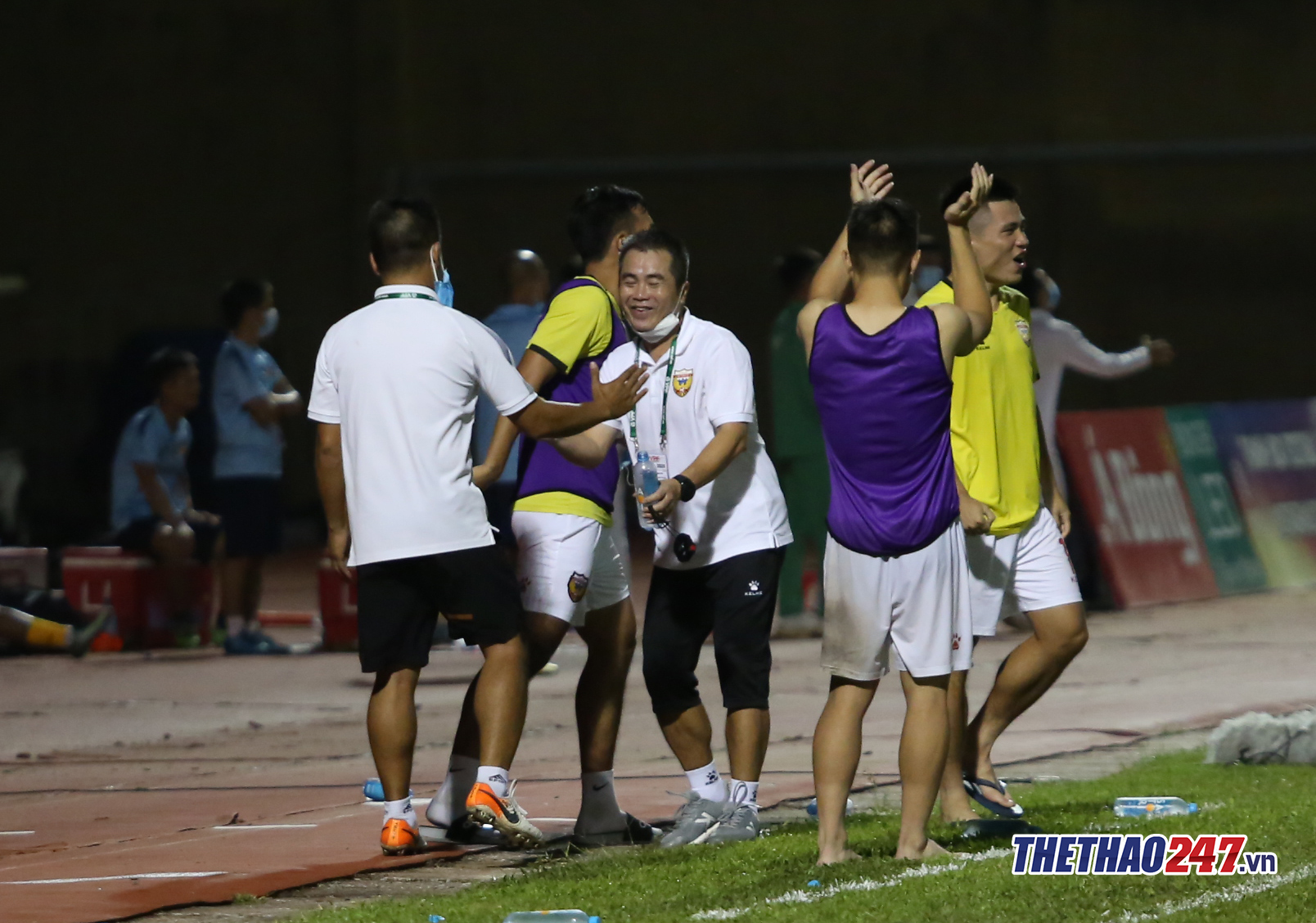 “Cảm ơn các chiến binh của tôi. Tinh thần tuyệt vời của các bạn đã cho chúng ta có chiến thắng xứng đáng ở trận chung kết thứ 12. Ngày mai, chúng ta sẽ bước vào chuẩn bị cho trận chung kết thứ 13. Các bạn nghỉ ngơi thật tốt để phục hồi thể lực nhé.”- HLV chia sẻ trên trang Facebook cá nhân sau trận đấu