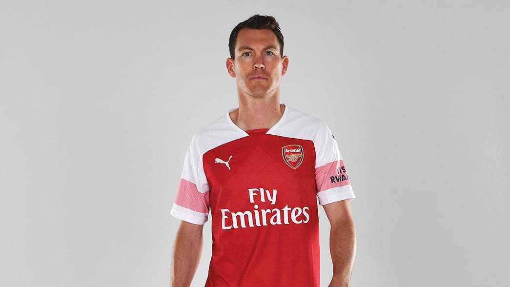 Để chuyển sang khoác áo Arsenal Arsenal, Lichtsteiner, Juventus
