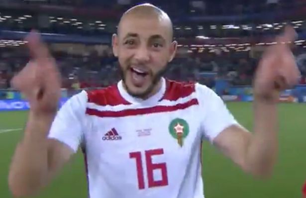 Nordin Amrabat tức giận với công nghệ VAR world-cup-2018-tay-ban-nha-ma-roc-amrabat-var