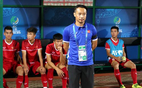 HLV Vũ Hồng Việt tại giải U16 châu Á