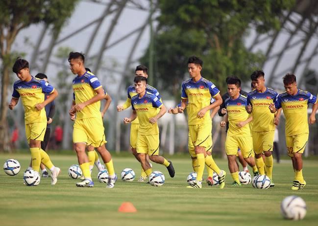U22 Việt Nam chỉ chạy khởi động nhẹ trong buổi tập