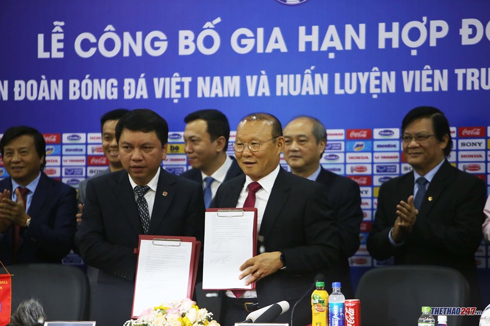 Vẫn còn nhiều bí ẩn trong bản hợp đồng mới của ông Park (Ảnh: Lê Thành)