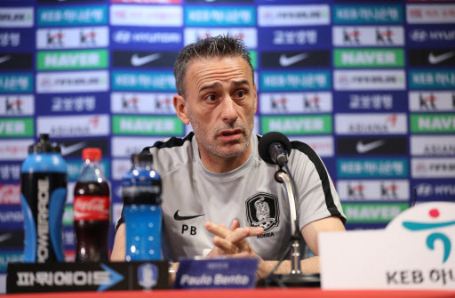 HLV Paulo Bento đồng ý cắt giảm 10% lương