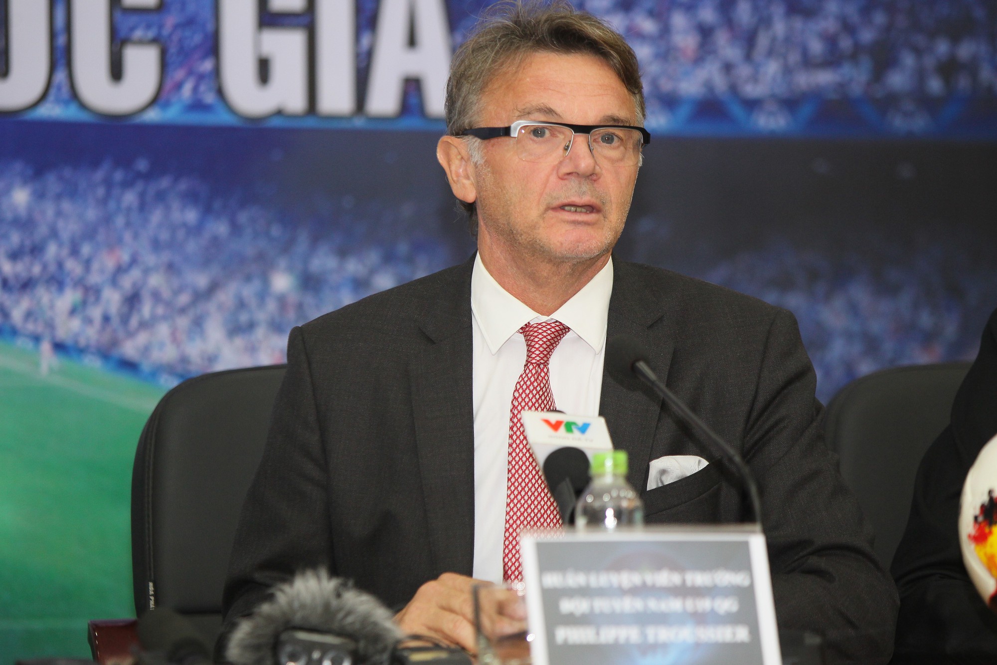Ông Troussier đang là HLV trưởng U19 Việt Nam