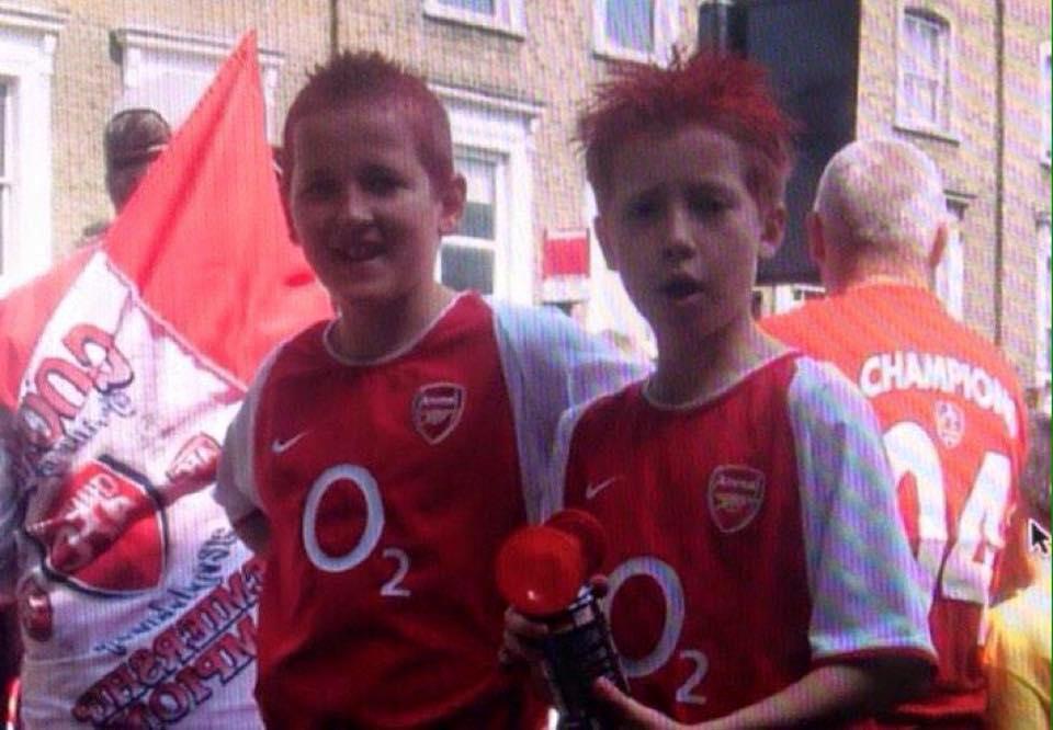 Kane (trái) là fan Arsenal từ nhỏ. Ảnh: 90min Arsenal, tin Arsenal, tin tức Arsenal, tin Ngoại hạng Anh, Ngoại hạng Anh, Tottenham, tin Tottenham, tin tức Tottenham, Arsenal Tottenham, Tottenham Arsenal, Arsenal vs Tottenham, Tottenham vs Arsenal, Arsenal gặp Tottenham, Tottenham gặp Arsenal, Trực tiếp Arsenal vs Tottenham, trực tiếp Ngoại hạng Anh, Trực tiếp Tottenham vs Arsenal, trực tiếp Arsenal Tottenham, trực tiếp Tottenham Arsenal