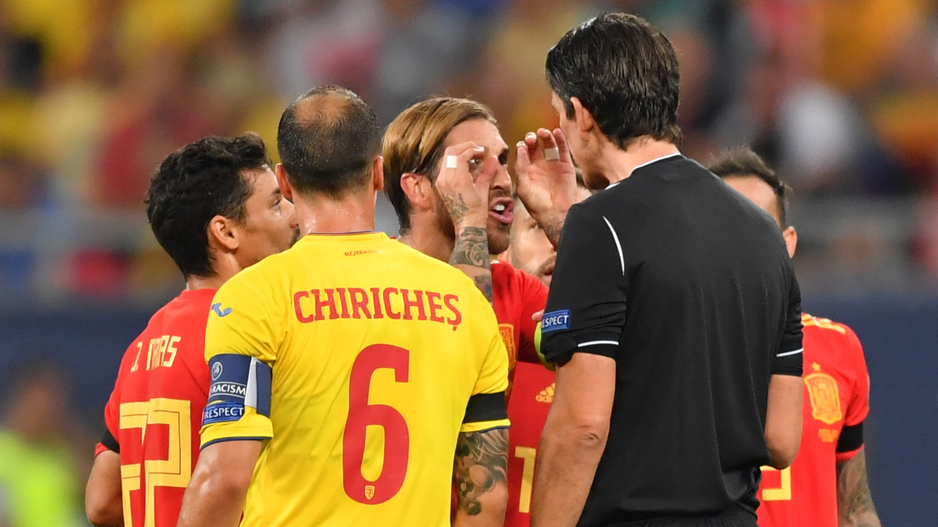Ramos nhận thẻ vàng sau pha ăn mừng. Ảnh: AS Ramos, Sergio Ramos, Tây Ban Nha, đội tuyển Tây Ban Nha,Real, Real Madrid, tin Real, tin Real Madrid, tin La Liga, Casillas