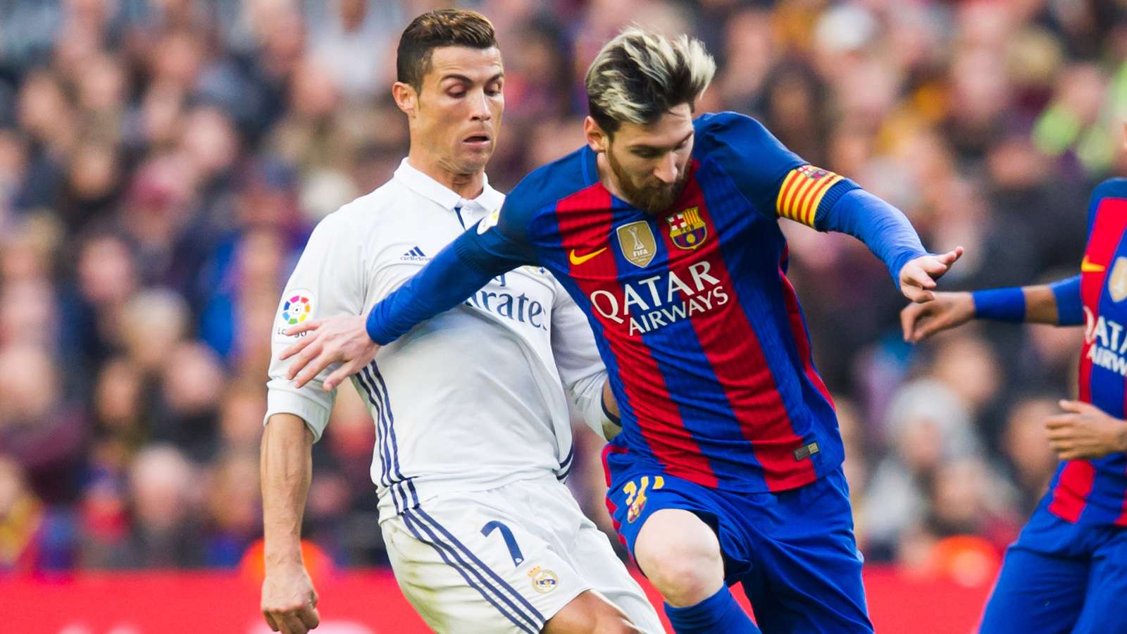 Ronaldo vs Messi: Ai nhiều poker hơn? | Barca | Juve | Bóng đá quốc tế