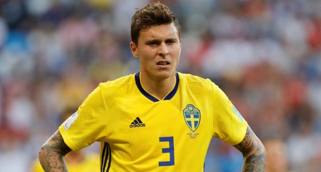 Lindelof của MU thừa nhận chơi không tốt. Ảnh: Metro Lindelof, victor lindelof, maguire, harry maguire, MU, Man Utd, Manchester United, mu vs, bong da mu, tin MU, tin Man Utd, tin tức MU, tin Ngoại hạng Anh, Ngoại hạng Anh, chuyển nhượng MU, tin chuyển nhượng MU, vòng loại EURO 2020,
