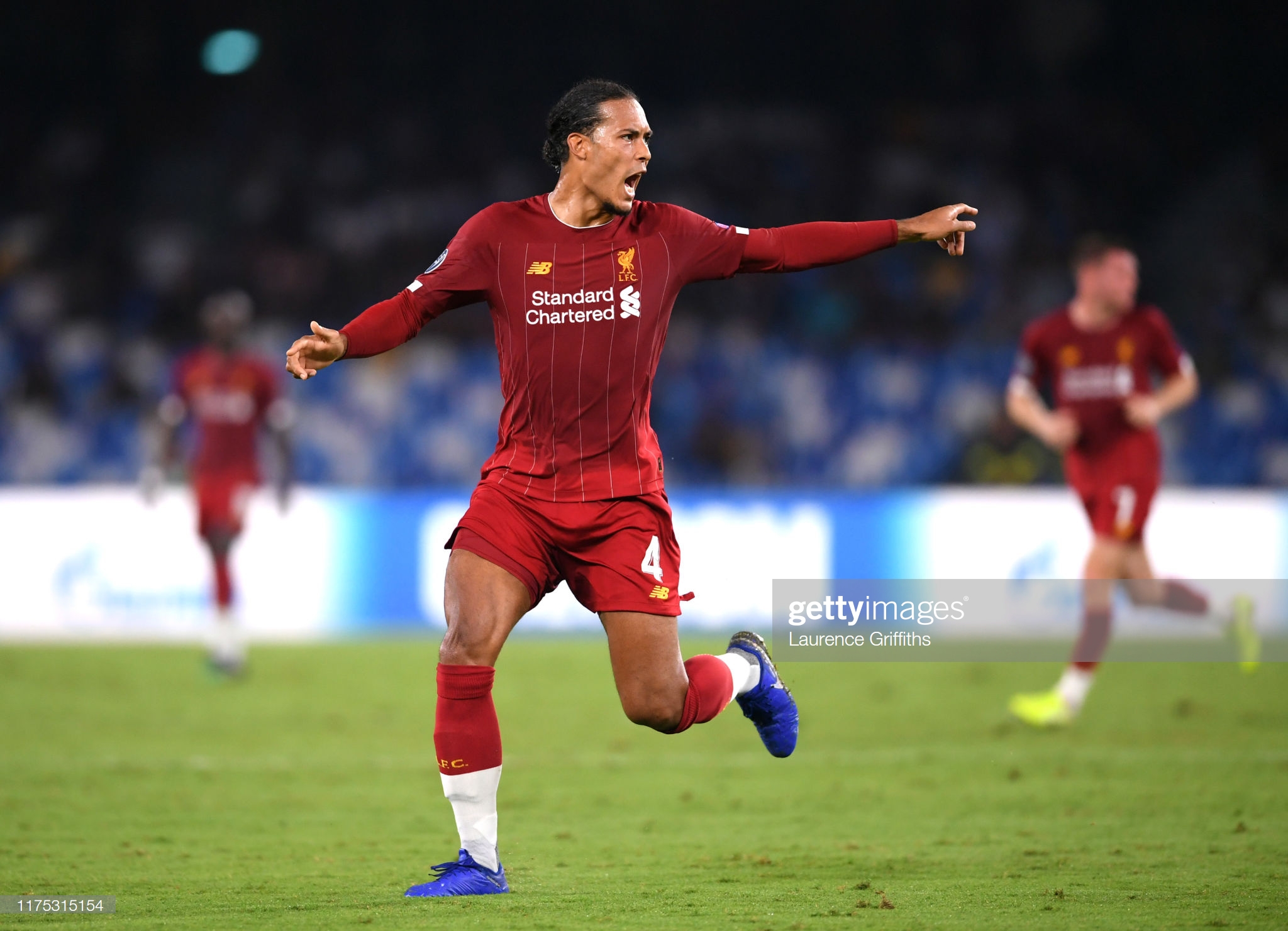 Hàng thủ Liverpool chơi tệ. Ảnh: Getty Kết quả Napoli vs Liverpool, kết quả Napoli Liverpool, kết quả cup C1, kết quả Champions League, Napoli vs Liverpool, Champions League, Cúp C1, Napoli, Liverpool, chấm điểm Napoli Liverpool,