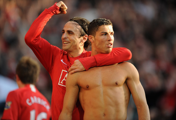 Berbatov và Ronaldo. Ảnh: Getty Berbatov, MU, Man Utd, berbatov giải nghệ, dimitar berbatov, tottenham, ngoại hạng anh,