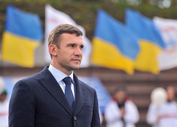 Cựu chính khách Shevchenko, danh thủ của AC Milan. Ảnh: Euro News ac milan, milan, milan vs fiorentina, fiorentina, shevchenko, serie a,