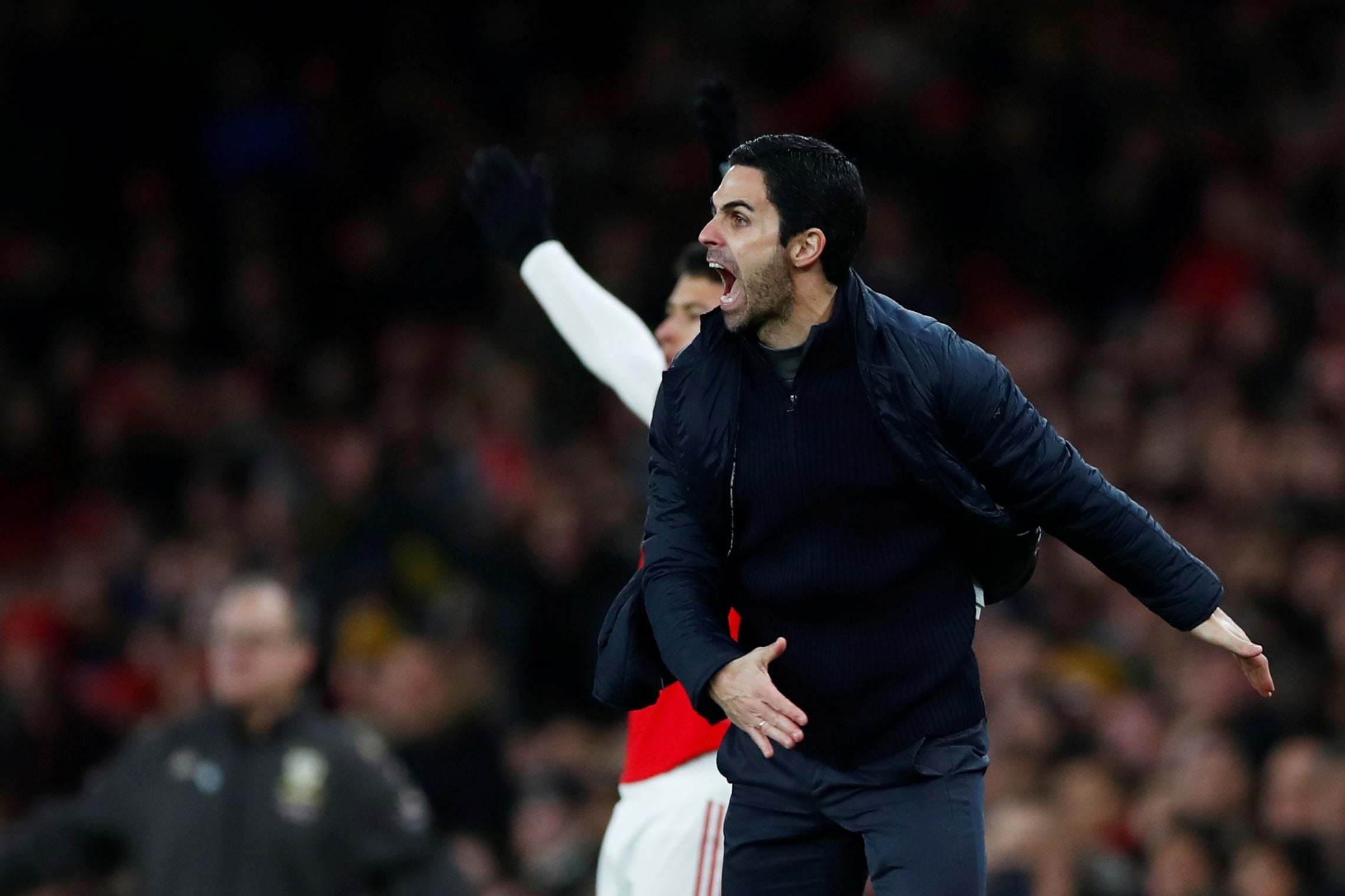 Arteta không thể bình tĩnh với các học trò. Ảnh: Getty arsenal vs leeds, cup fa, arsenal, mikel arteta, arteta nổi giận