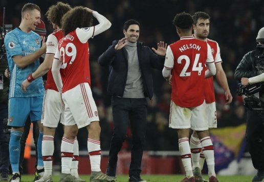 Chung cuộc, Arsenal vẫn đi tiếp. Ảnh: Getty arsenal vs leeds, cup fa, arsenal, mikel arteta, arteta nổi giận
