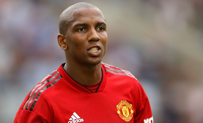 MU từ bỏ Ashley Young. Ảnh: Getty Tin chuyển nhượng ngày 18/1, chuyển nhượng ngày 18/1, tin chuyển nhượng, chuyển nhượng mới nhất, chuyển nhượng MU, chuyển nhượng chelsea