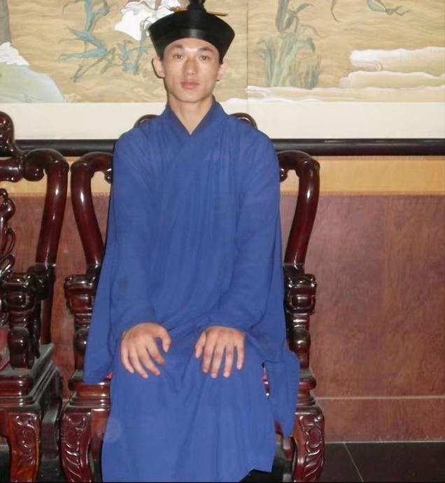 Thanh Phong đạo trưởng giữa đời thường. Ảnh: Internet Thanh Phong đạo trưởng, phái Võ Đang, đạo sĩ võ đang, võ trung quốc, video võ thuật