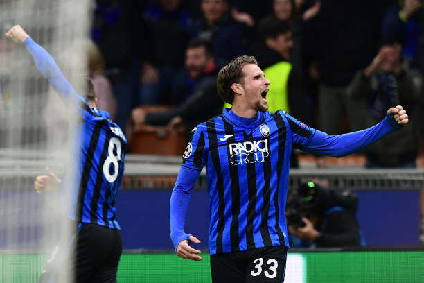 Hans Hateboer có cú đúp vào lưới Valencia. Ảnh: Getty Kết quả Atalanta vs Valencia, Champions League, Cúp C1, Atalanta, Valencia