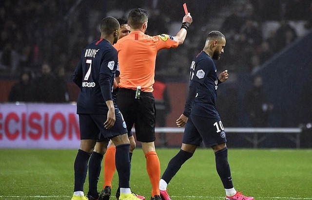 Neymar nhận thẻ đỏ. Ảnh: EPA Neymar, PSG vs Bordeaux, Ligue 1, PSG, Bordeaux