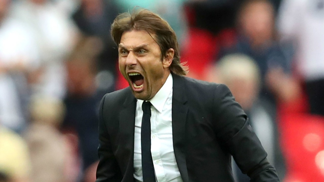 Conte thường xuyên la hét trong trận đấu. Ảnh: Getty Chelsea, Antonio Conte, Inter Milan, Juventus, Serie A