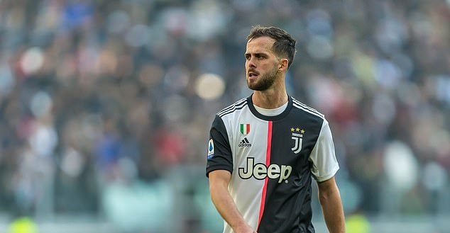 Pjanic bị Juve thanh lý. Ảnh: Getty Chuyển nhượng, Juve, MU, Man City, Barca, Dortmund, Chuyển nhượng ngày 25/5, chuyển nhượng hôm nay