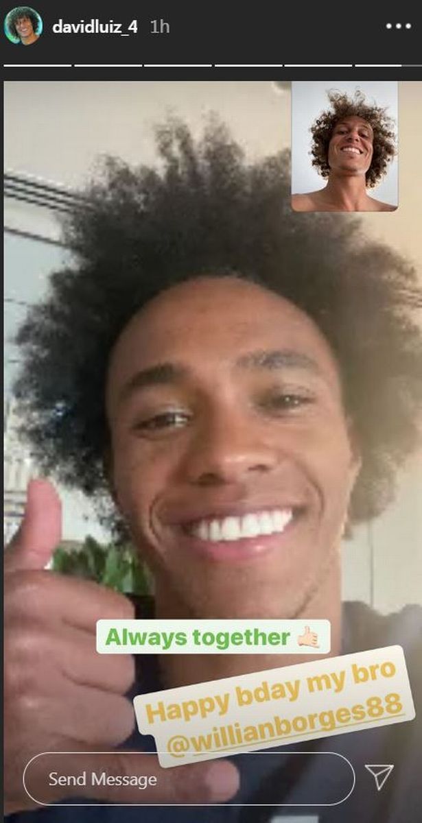 Willian gọi video với David Luiz. Ảnh: Screenshot Chuyển nhượng Chelsea, Willan, Arsenal, Chelsea
