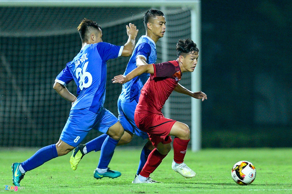 U21 Phố hiến thi đấu áp đảo trước U19 Việt Nam. Ảnh: Zing HLV Philippe Troussier, U19 Việt Nam, Vòng loại U19 châu Á, phù thủy trắng Troussier, U21 Phố hiến