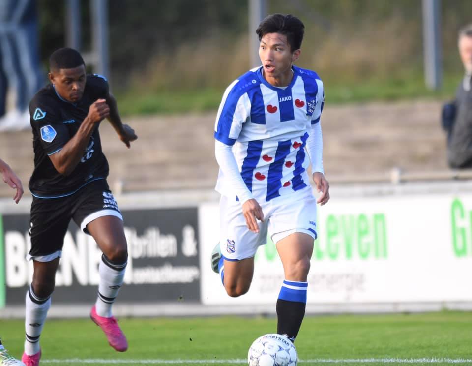 Văn Hậu trong màu áo của SC Heerenveen Việt Nam vs Malaysia, Văn Hậu hội quân, Vòng loại World Cup 2022, HLV Park Hang Seo, Công Phượng