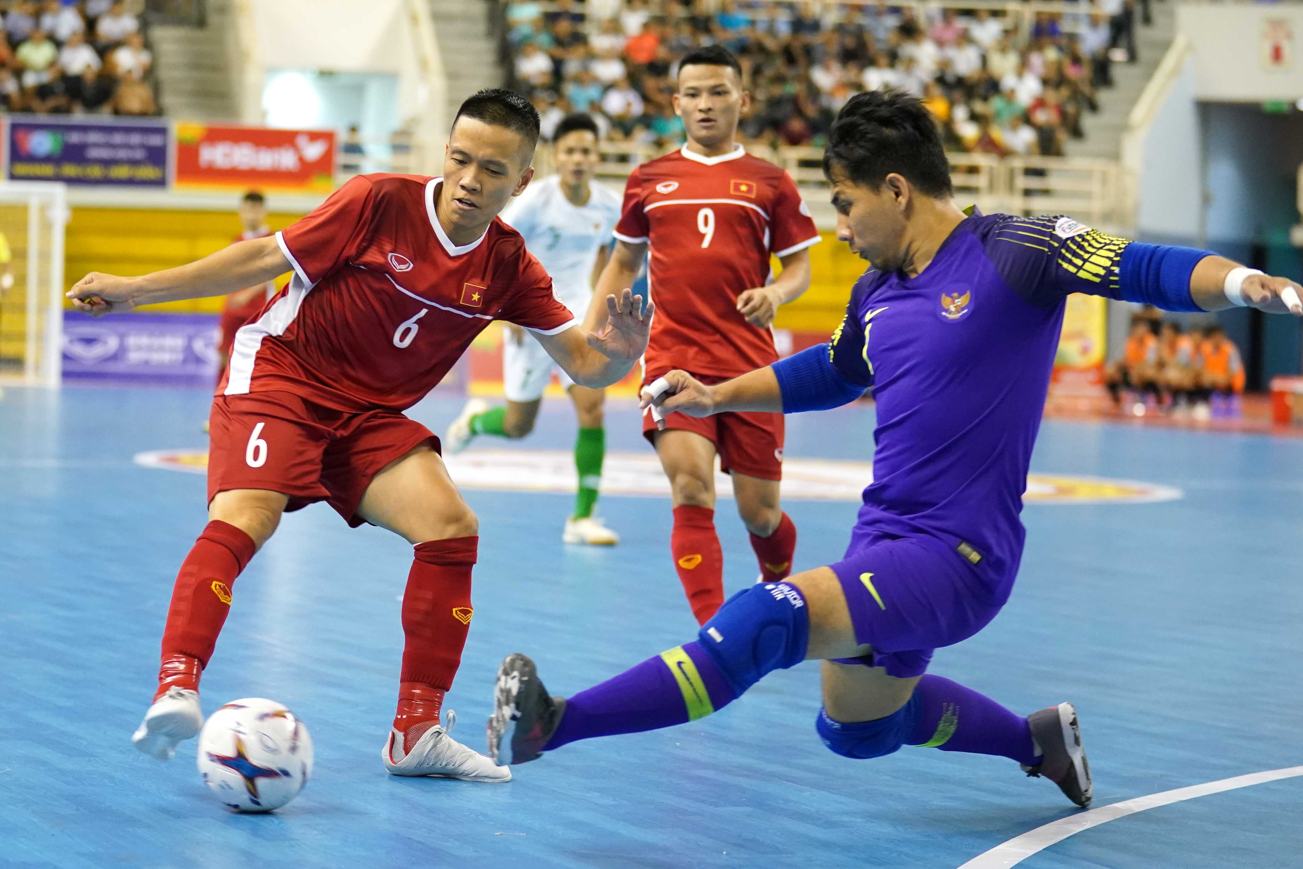 ĐT Futsal Việt Nam không thể đánh bại Indonesia để độc chiếm ngôi đầu bảng. (Ảnh: VFF) Futsal Việt Nam 0-0 Futsal Indonesia, Futsal việt nam, Miguel Rodrigo, Futsal đông nam á 2019