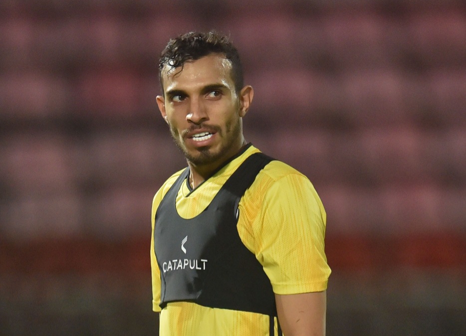 Walid Abbas rất quyết tâm đánh bại ĐT Việt Nam ngay trên sân khách Việt Nam vs UAE, hậu vệ UAE, Vòng loại World cup 2022, ĐT Việt Nam, Bert van Marwijk